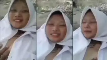 Bokep Gadis SMA Ngentot Di Sungai Outdoor Liar Hot poster