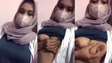 Bokep Hijab Zilla Pap Payudara poster