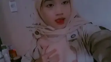 Bokep Indo Remaja Berhijab Seragam SMP Main Cantik poster