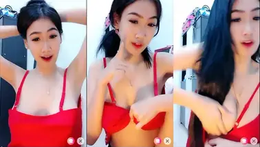 Seleb TikTok Pamer Aksi Hot Sugarlive Nyaris Banned poster